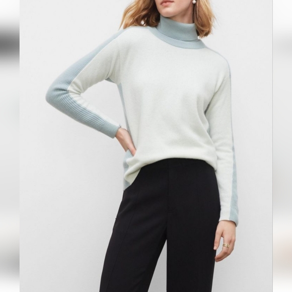 Club Monaco Sweaters - NWOT Club Monaco 100% Brushed Cashmere Crewneck Sweater